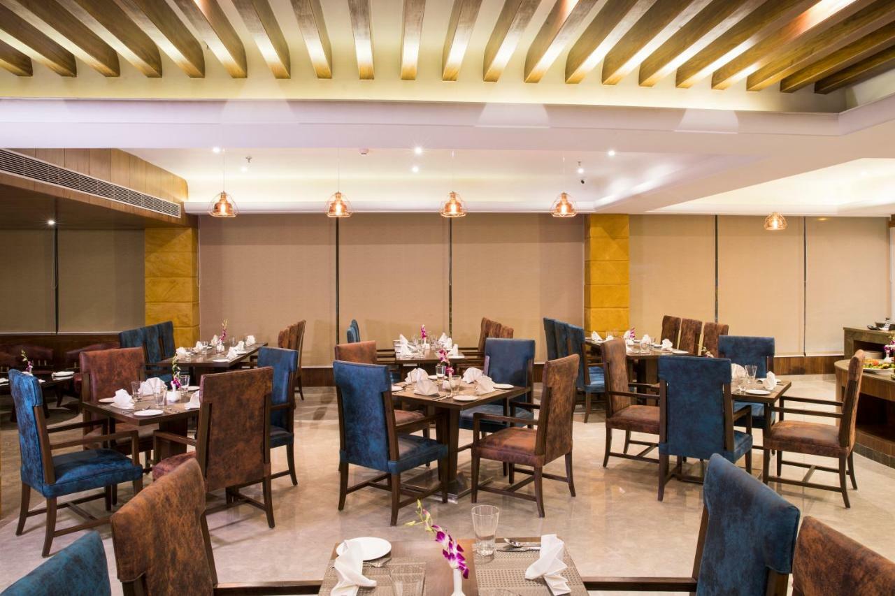 Regenta Central Cassia Zirakpur Chandigarh Exterior foto