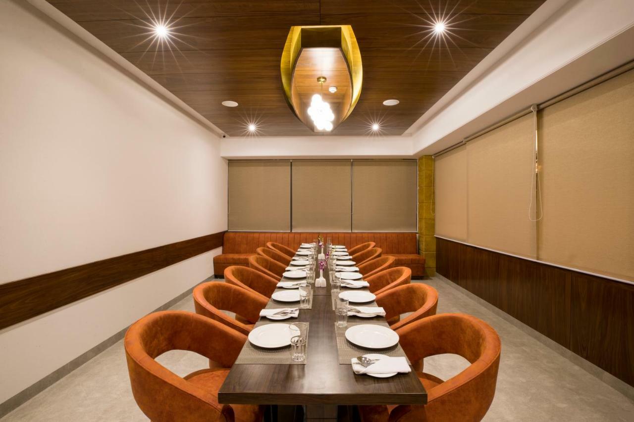 Regenta Central Cassia Zirakpur Chandigarh Exterior foto