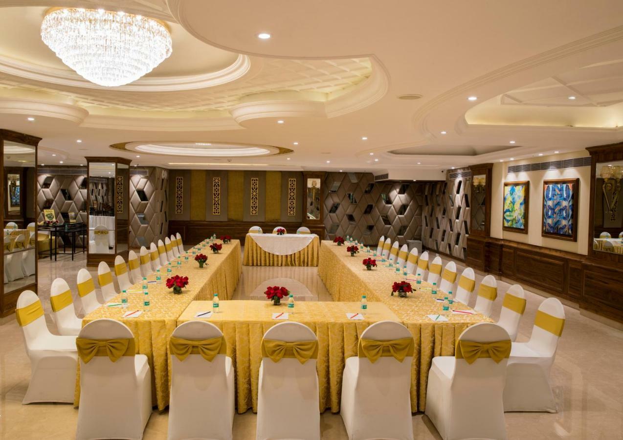 Regenta Central Cassia Zirakpur Chandigarh Exterior foto