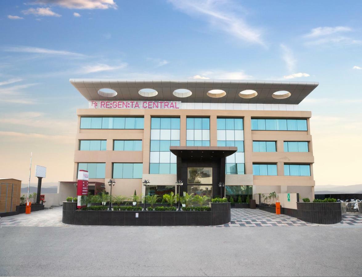 Regenta Central Cassia Zirakpur Chandigarh Exterior foto